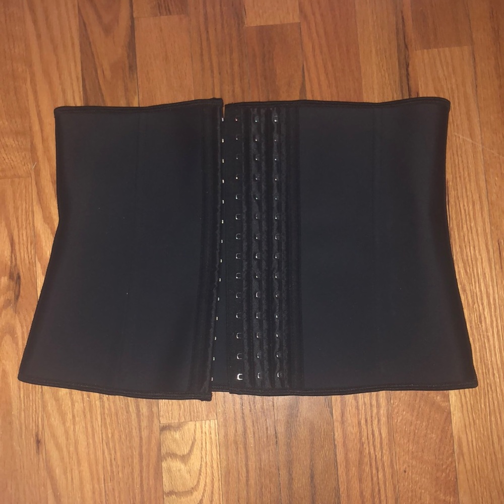 Waist trainer/Corset‼️